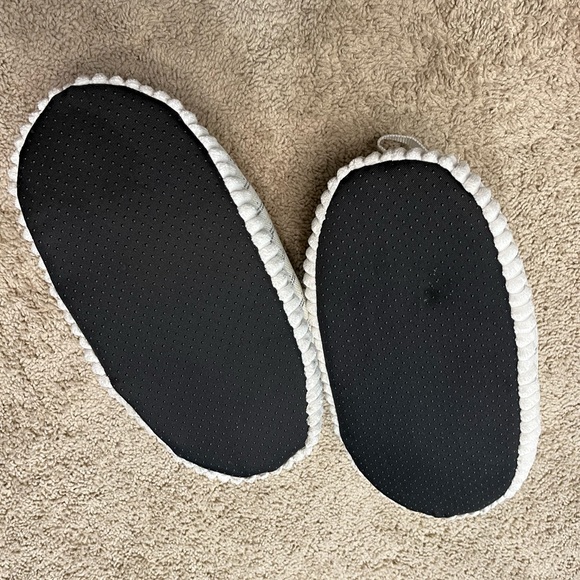 Soleslip Sneaker Slippers - Picture 3 of 4